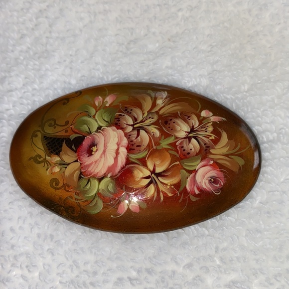 Russian hand painted wooden pins/brooch (set of 2) - Picture 3 of 6